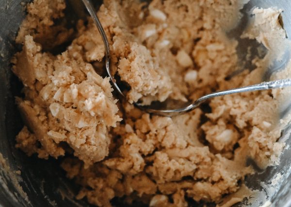 White Chocolate Chunk Macadamia Nut Cookies - Image 2